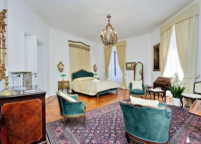 Prestigious Via Veneto Daire Roma