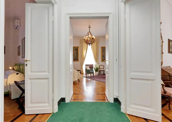 Prestigious Via Veneto Daire