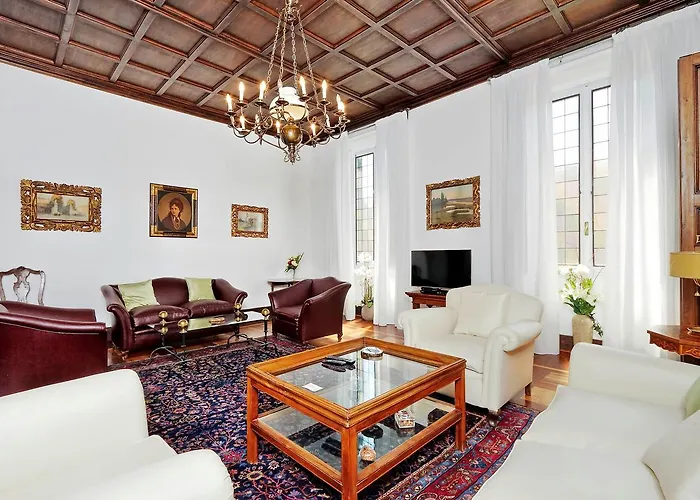 Prestigious Via Veneto Daire Roma