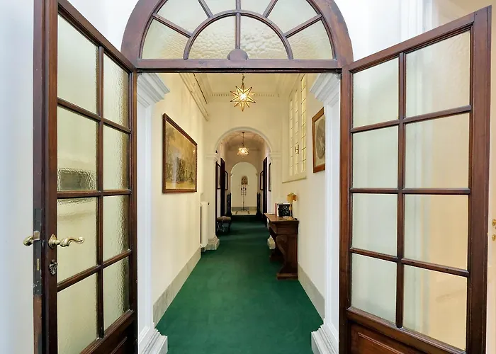 Prestigious Via Veneto Daire